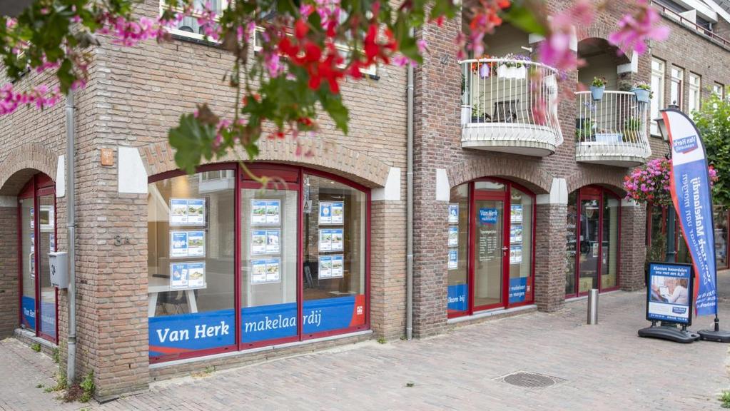 CONTACT Makelaar Vestiging Adres Postcode / Woonplaats Kelvin Potuijt Van Herk Makelaardij Zoetermeer Eerste Stationsstraat 3A 2712 HA