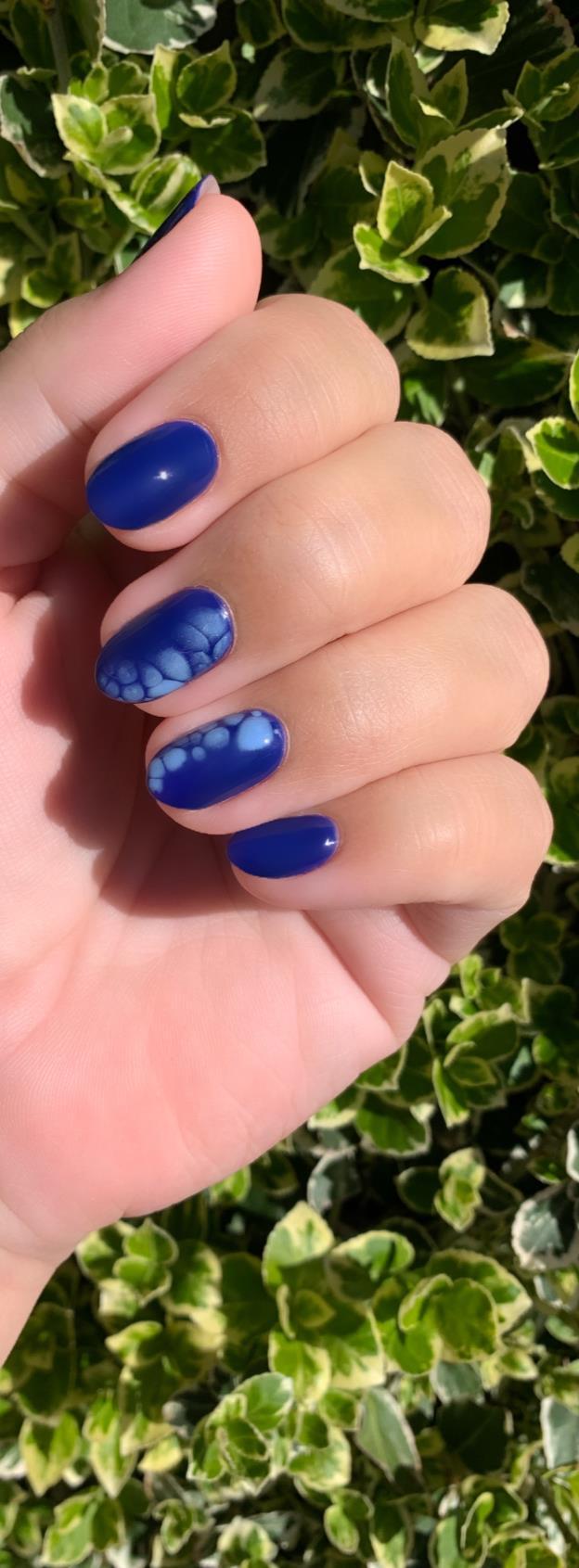 Gellak Stylist Prachtige nagels met een gelakt uiterlijk, die wekenlang mooi blijven: dat is de reden waarom gellak de meest gevraagde behandeling in de nagelstudio is.