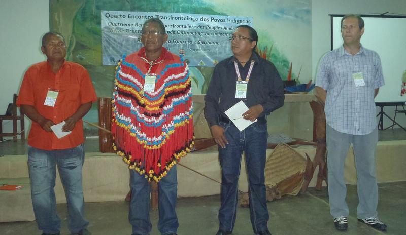 Uitwisseling VIDS in Oiapoque Carla Madsian VIDS heeft van 22 tot 24 november 2011 met een 23 persoon sterke delegatie deelgenomen aan de Vierde Grensoverschrijdende Ontmoeting van Inheemse Volken in