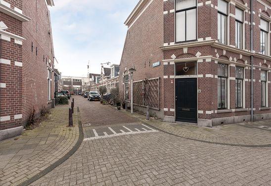 Gelegen in de gewilde Maredijkbuurt! Bent u op zoek naar een karakteristieke woning in het gewilde Maredijkbuurtje? Zoek dan niet verder!