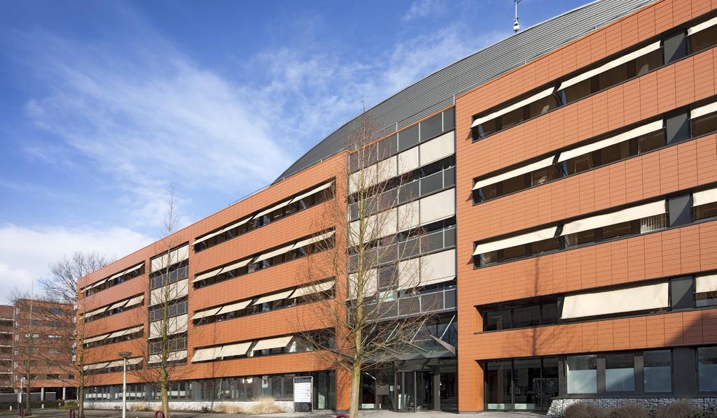 OBJECT Modern en hoogwaardig kantoorgebouw gelegen tussen de Beneluxbaan en Van Heuven Goedhartlaan.