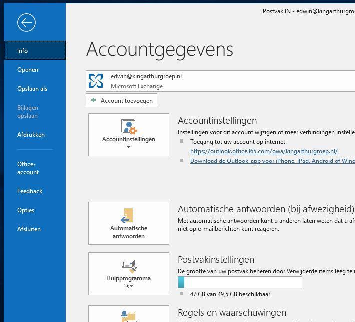 Start Outlook Kies rechtsboven voor bestand Het volgende menu verschijnt: Kies voor