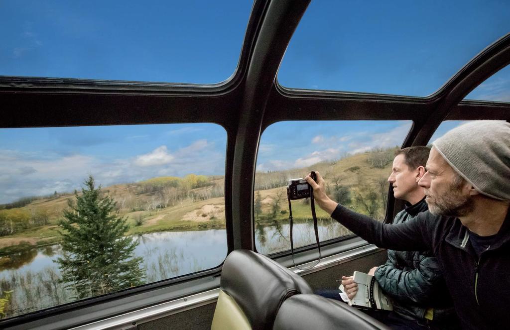 Reizen, zoals Leun achterover, ontspan en leer Canada kennen zoals dat alleen per trein mogelijk is.