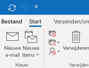 2.3 E-mail maken, versturen en ophalen Wil je een e-mailbericht maken, open dan het programma en selecteer Start. Linksboven zie je nu Nieuwe e-mail. Klik hierop.