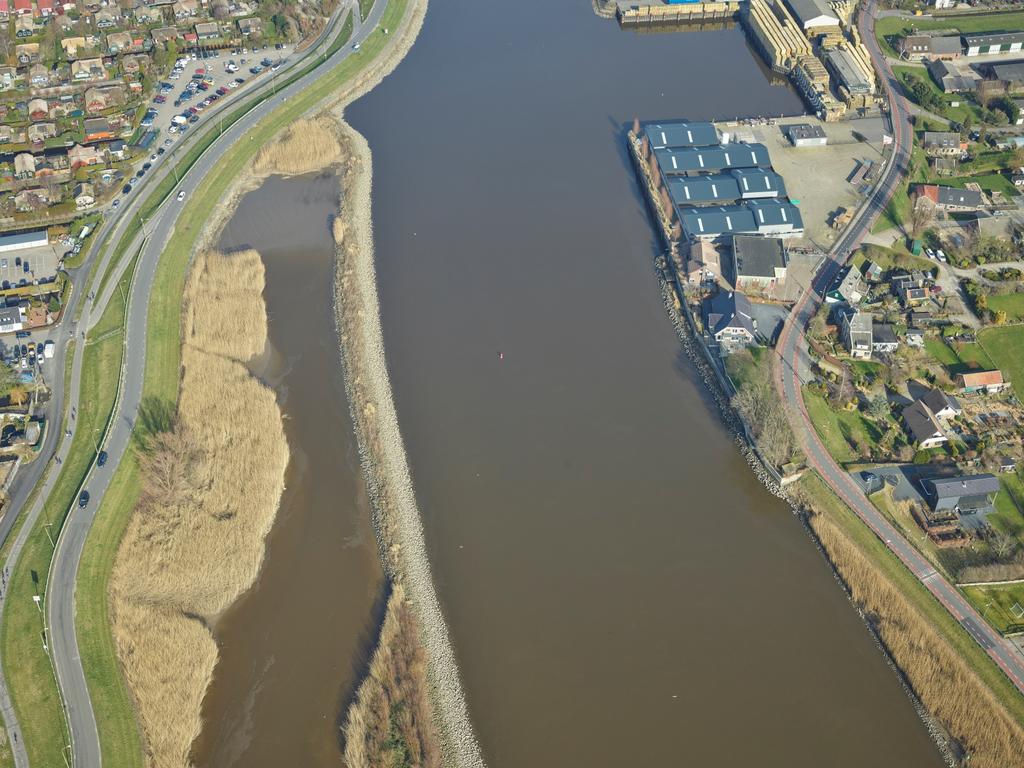 In ons gebied zijn dat de dijken langs de Lek, de Nieuwe Maas en de Hollandsche IJssel.