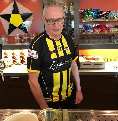 Frank is bliekbaar good bekint mit deze culturele sjtroat in Aachen: Tot slot is de eerste nuuje aankaup veur het seizoen 2019-2020 bekint gewoore.