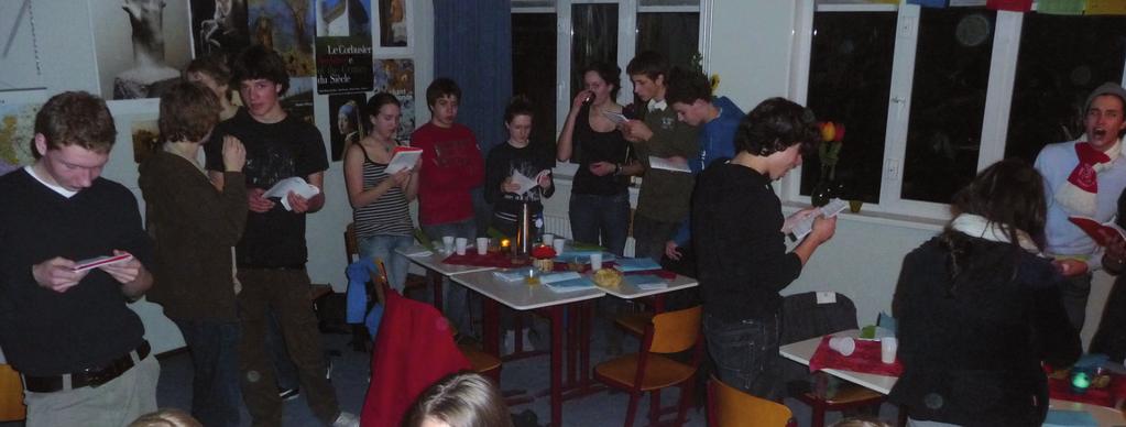 danst met haar groep Juni IN VOGELVLUCHT