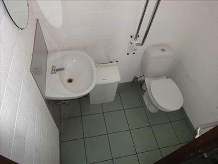 de toiletruimte 100 cm c Opstelruimte voor het toilet 43