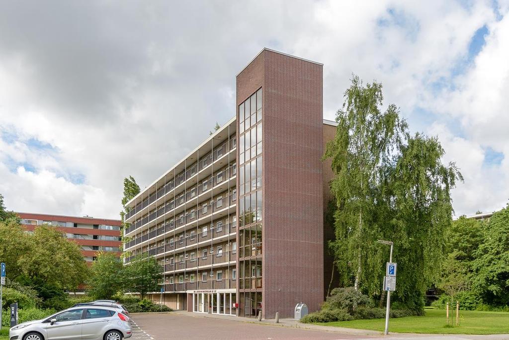 Goed onderhouden appartementencomplex met alle voorzieningen op loopafstand! Amstelveen, Mr. G.