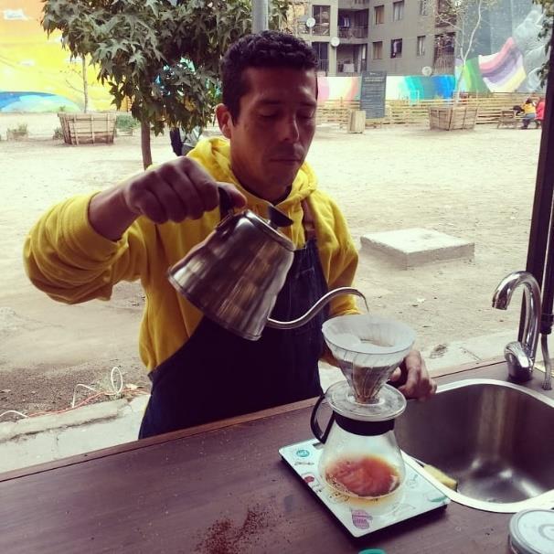 De eerste ervaring in het centrum van Santiago Op een vrijdag in mei werden we gebeld door de eigenaar van een andere koffiekar.