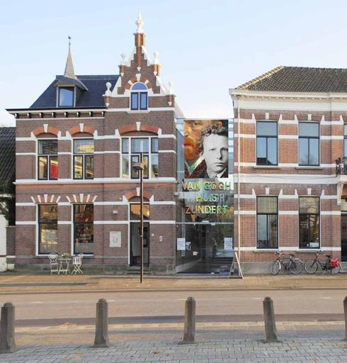 34 Zundert Gevel en entree Het aanzicht van het Van Gogh Huis krijgt een opfrisbeurt. De herkenbaarheid van het pand wordt verbeterd.