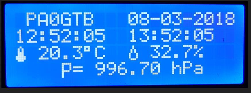 1. Hamshack display: Het display geeft indicatie van : UTC tijd Lokale tijd Temperatuur in de shack Luchtvochtigheid Barometerstand Een op een Arduino Nano gebaseerd informatie display voor in de