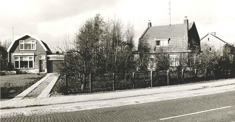 Het perceel kadaster nr. 448 huis, tuin en boomgaard is gesplitst in: nr. 1226 huis en erf, Ten Ankerweg 72 nr. 1225 huis en erf, Ten Ankerweg 74 Singel, later genoemd Ten Ankerweg.
