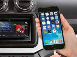 e x c l u a i x a m EXCLUSIEF : TABLET MULTIMEDIA «AIXAM CONNECT 9» Een groot 9-inch touchscreen met hoge resolutie, compatibel met Apple Car Play en Android Auto.