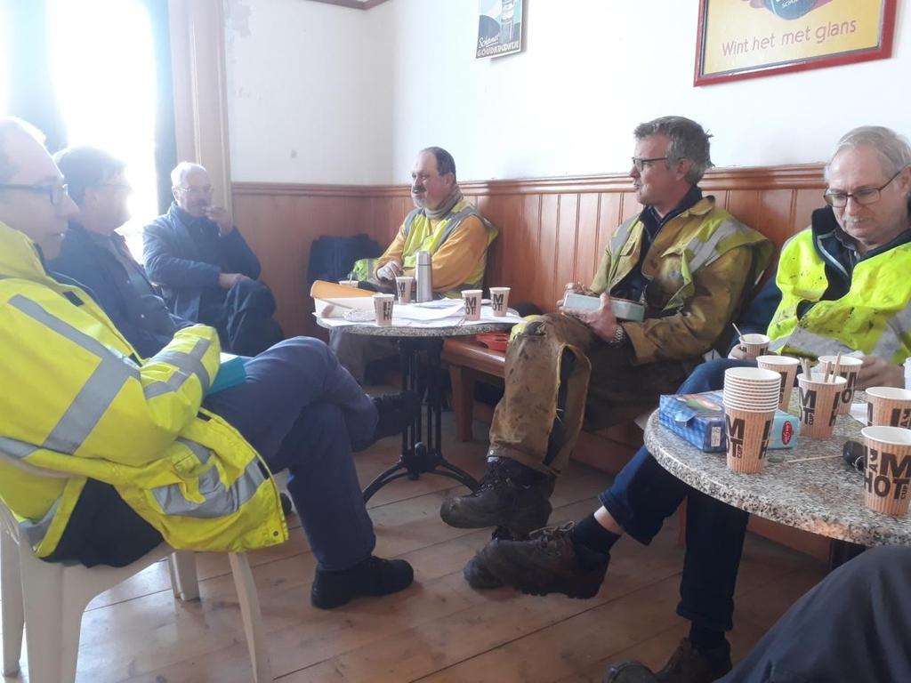 Na de lunchpauze in de gezellige 3 e -klasse wachtkamer kon