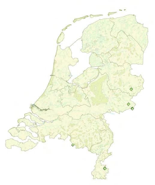 a b a <1998 b 1998-2005 c d c d 2006-2012 2013-2018 Figuur 6. Verspreidingskaarten van de Hoogveenglanslibel (Somatochlora arctica) in Nederland in verschillende perioden tot 2019 (bron: NDFF).