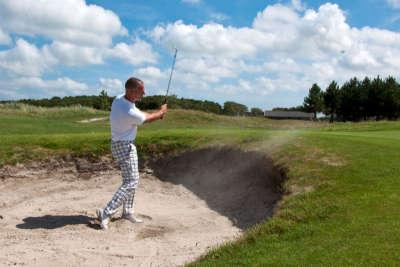 Golfbaan De Texelse Direct naast Vakantiepark De Krim ligt golfbaan De Texelse. Zij is een van de zes Nederlandse links courses met het ruige karakter van een echte duinbaan.