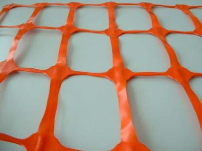 Let op dat na het leggen van de ondermat deze mat niet bevuild wordt doordat het oppervlak met vuil schoeisel wordt betreden.