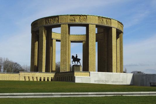 I-monument in Nieuwpoort in 2018, bracht het stadsbestuur een