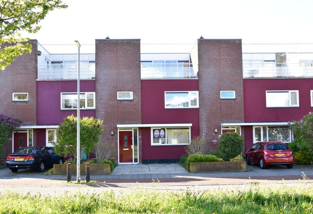 HARDERWIJKSTRAAT 162 8244 DL LELYSTAD 170.000 K.K. "Nu bieden vanaf 170.