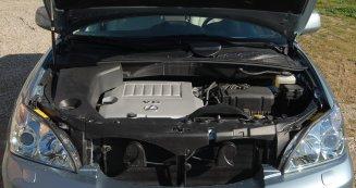 Specificaties Lexus RX (2003-2009) RX350 Executive Maten en gewichten Lengte x breedte x hoogte Wielbasis 474 x 185 x 167 cm 272 cm Gewicht Aanhanger Aanhanger geremd 1.835 kg 700 kg 2.