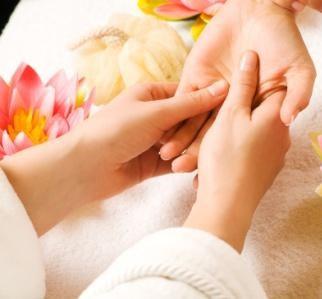 WELLNESS OCHTEND In een ontspannen en gezellige sfeer genieten van een handmassage en/of nagels