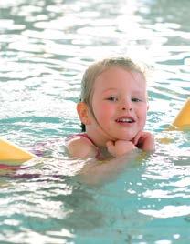 Extra oefenen Op vrijzwemtijden kunnen kinderen die voor het A-diploma zwemles volgen, extra komen oefenen. Op vertoon van de lespas mogen ze gratis naar binnen.