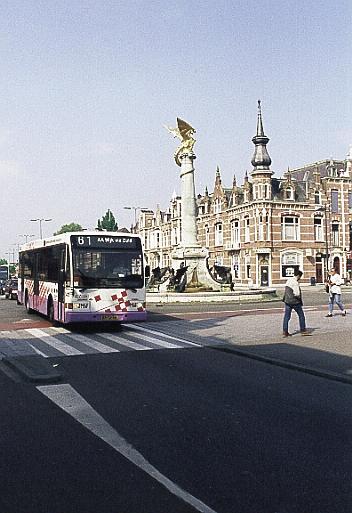 Het aantal reizigers op station s-hertogenbosch Centraal is tot 1998/1999 zelfs toegenomen tot 35%; daarna is dit aantal in het volgende dienstregelingjaar licht gedaald.