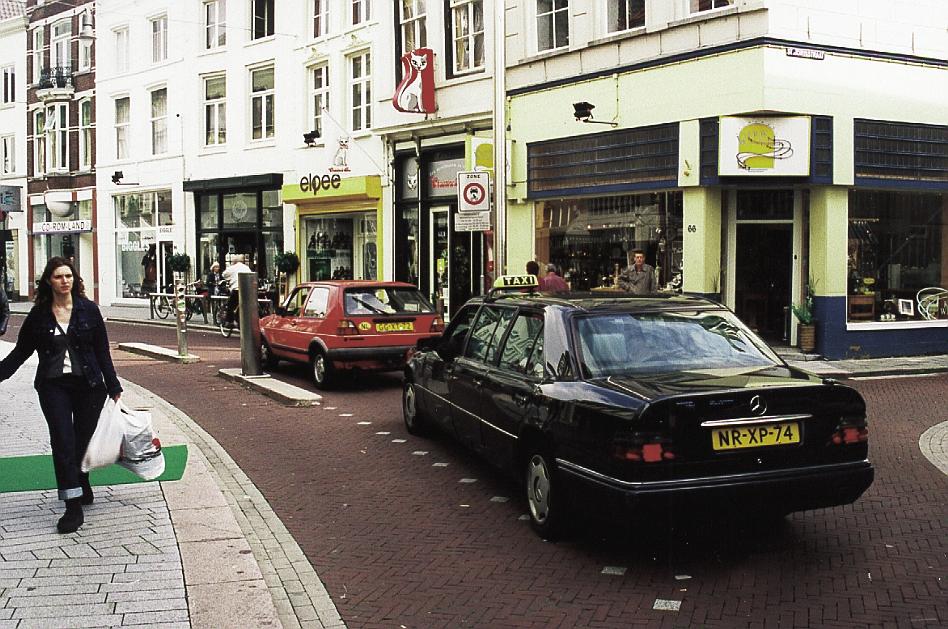 Binnenstadsmonitor, gemeente s-hertogenbosch) met de fiets naar de binnenstad Uit de tabel blijkt dat er in 1999 slechts kleine wijzigingen hebben plaatsgevonden ten opzichte van 1994.