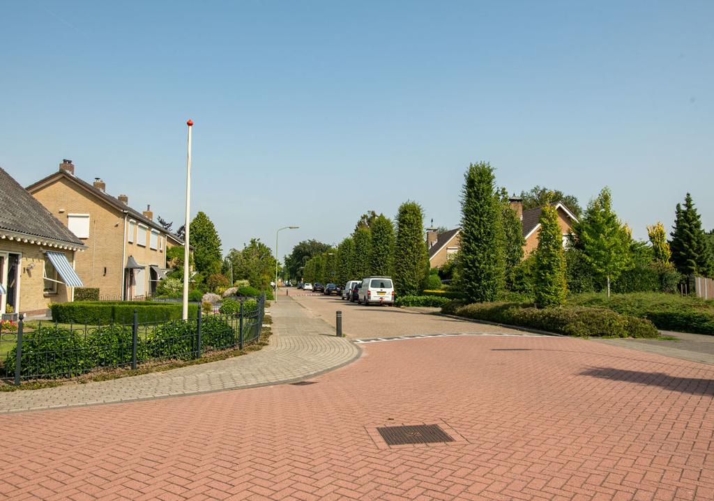 Locatie en ligging De ligging van de woning op de hoek van de Hooftlanden/A.
