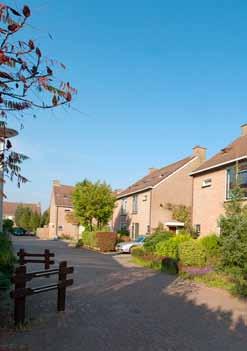 Handig voor de dagelijkse boodschappen is winkelcentrum Tolberg, met supermarkten, een bakker, slager, kapper en andere winkels. Naar het centrum van Roosendaal is het negen minuten fietsen.