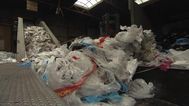 Huishoudens scheiden in Nederland evenveel plastic als bedrijven: 118.000 ton.