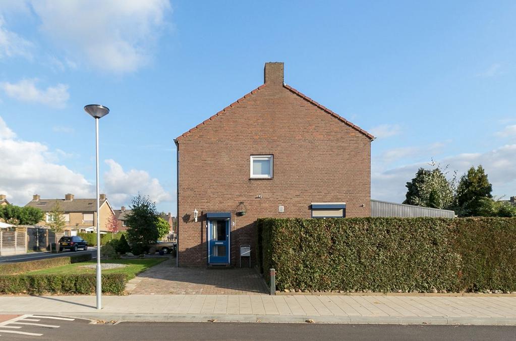 Sint Franciscusstraat 22 6129 GN Urmond Inleiding Deels te moderniseren hoekwoning met uitbouw, ruime woonkamer, gesloten