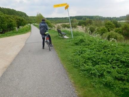 Bij het IJzertijdpad (2) is een alternatieve route over een smal halfverhard pad.