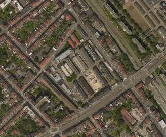 De noordwestelijke en zuidwestelijke gevels (Fritz Toussaintstraat en Juliette Wytsmanstraat) zijn veel minder in het stedelijke landschap geïntegreerd dan de eerder vermelde gevels, aangezien ze op