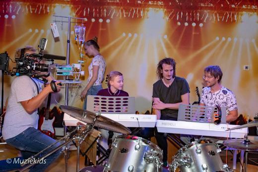 Giel Beelen en Stichting Muziekids slaan de handen ineen voor een project waarbij zieke kinderen op muzikale wijze worden verrast.