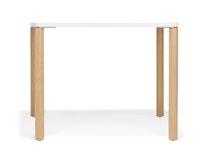 Verkrijgbaar in een buitengewoon licht ogende uitvoering waarbij de houten of aluminium tafelpoten met behulp van platte consolen aan het tafelblad