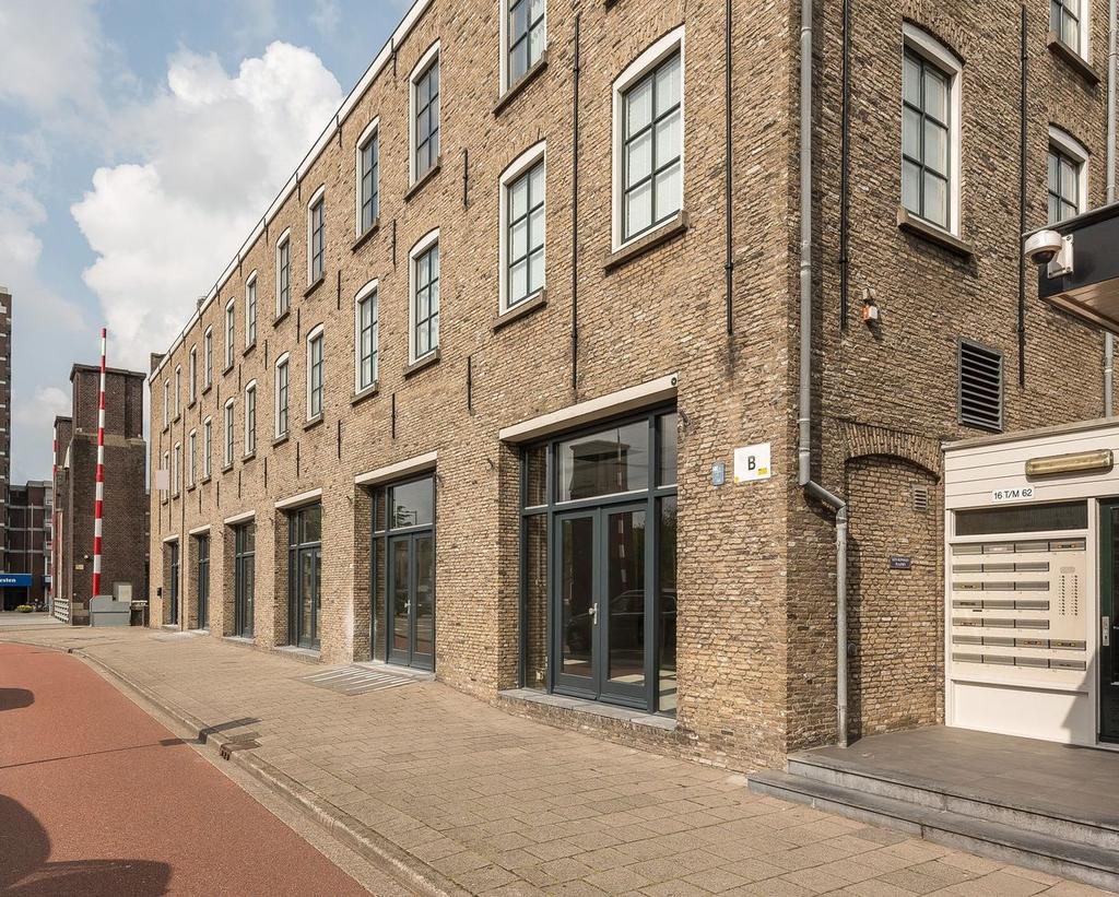 Kenmerken Soort Type Kamers Woonoppervlakte Perceeloppervlakte Inhoud galerijflat appartement 3 77 m² 0 m² 243 m³