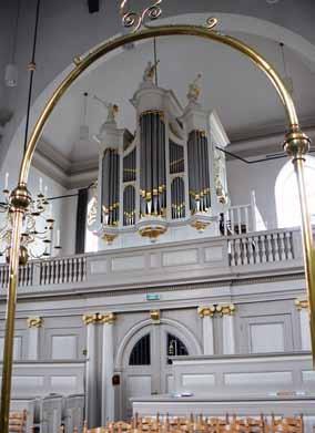 Hooge Zwaluwe, Hervormde Kerk In 1911 bouwde A. Standaart uit Rotterdam een nieuw pneumatisch orgel in deze kerk in Hooge Zwaluwe.