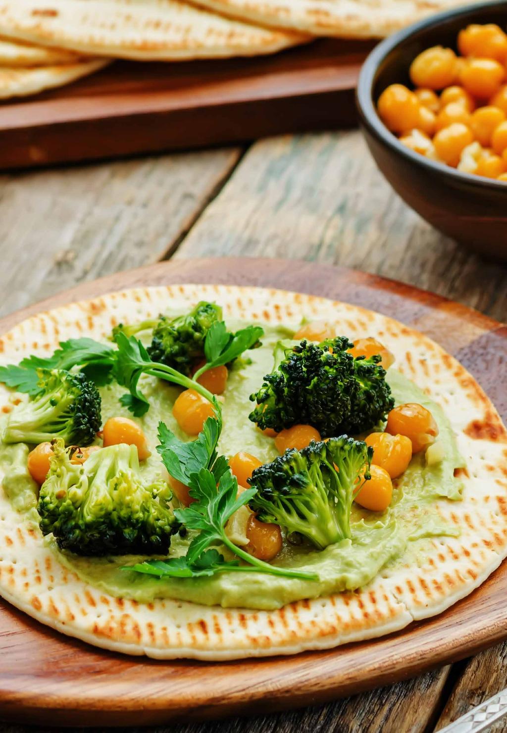 GEVULDE PROTEIN PANCAKE MET GUACAMOLE EN KIKKERERWTEN Bereid de Pancakes zoals