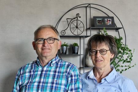 Ontroerend goed Luc Van Eeghem en Lisette Vercruysse Als Hansbekenaren fier zijn op hun dorp en er zich thuis voelen, dan heeft dat veel te maken met de talrijke authentieke woningen en charmante