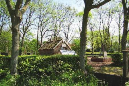 Dubbel woonhuis uit 1945 gebouwd in sobere Delftse schoolarchitectuur.