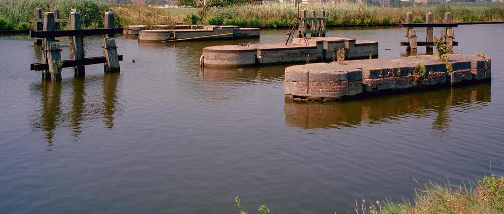 Damsluis in de Haarlemmermeerringvaart Vergelijkbaar met