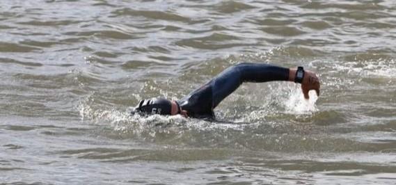 ..een rebels, uniek en prachtig zwemevent in de Bredase haven en singels waarbij deelnemers en teams zoveel mogelijk donaties ophalen voor Fight cancer Dit is een stichting die fondsen werft voor