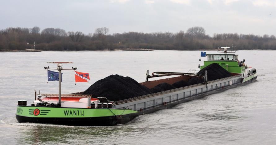 IN DE VAART Schipper eigenaar Jan Fernhout: Een brandstofbesparing van 10% was