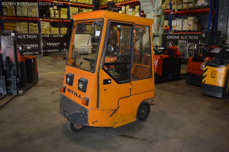 NA Wheels: Vulkollan Overall height: 2100mm Additional features: NA Additional options: Flashlight Additional accessories: Charger Location: Hall 2 16 Tow tractor Jungheinrich EZS 130 S / N: 91553183
