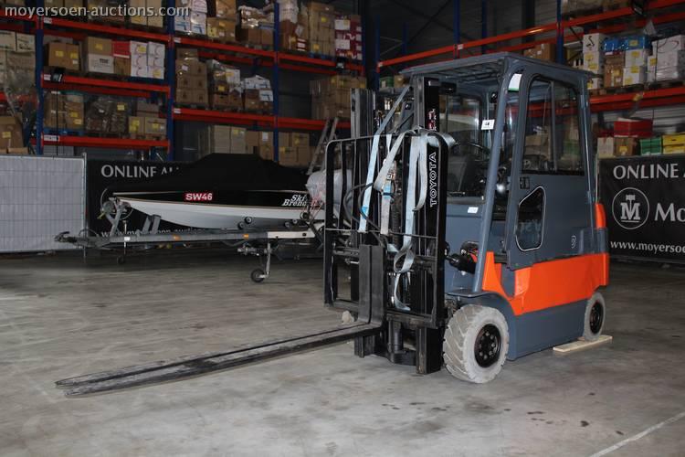 four-wheel forklift truck TOYOTA 7FBMF20 SAS 20, Serial Number: 10614 Year: 2003 Lifting height: 3000mm