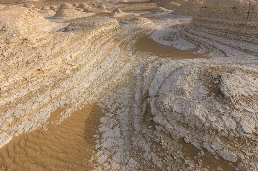 Bizar landschap in de Witte woestijn, een onderdeel van de Sahara (Egypte).