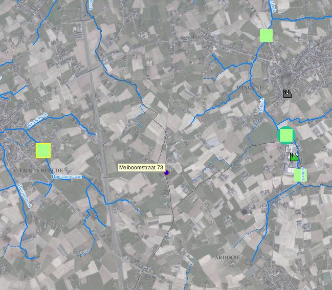 Figuur 22: Ligging waterlopen in een straal van 2,5 km met aanduiding van VMM- en MAP