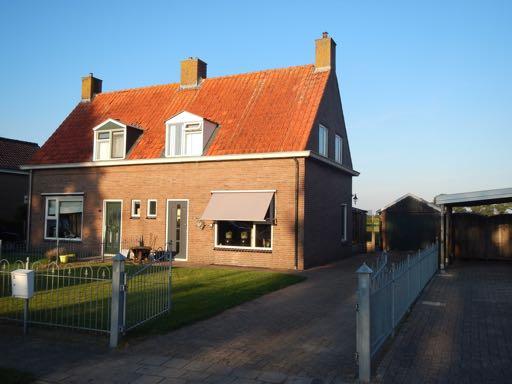 Elsloo - Zuid 5 Keurige twee-onder-een kap woning op een perceel van 392m2 en op loopafstand van het Drents Friese Wold.